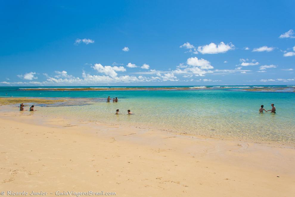 Imagem da Praia de Taipu de Fora um lugar incrível de belezas naturais.